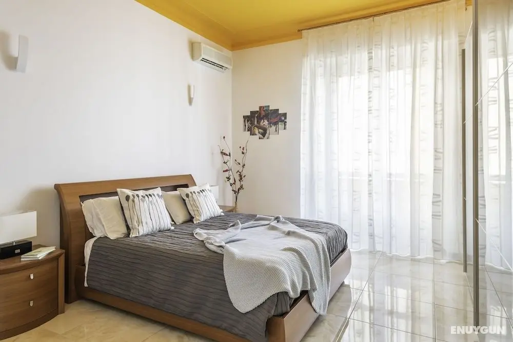 Porta Genova - RentClass Fedora - Öne Çıkan Resim