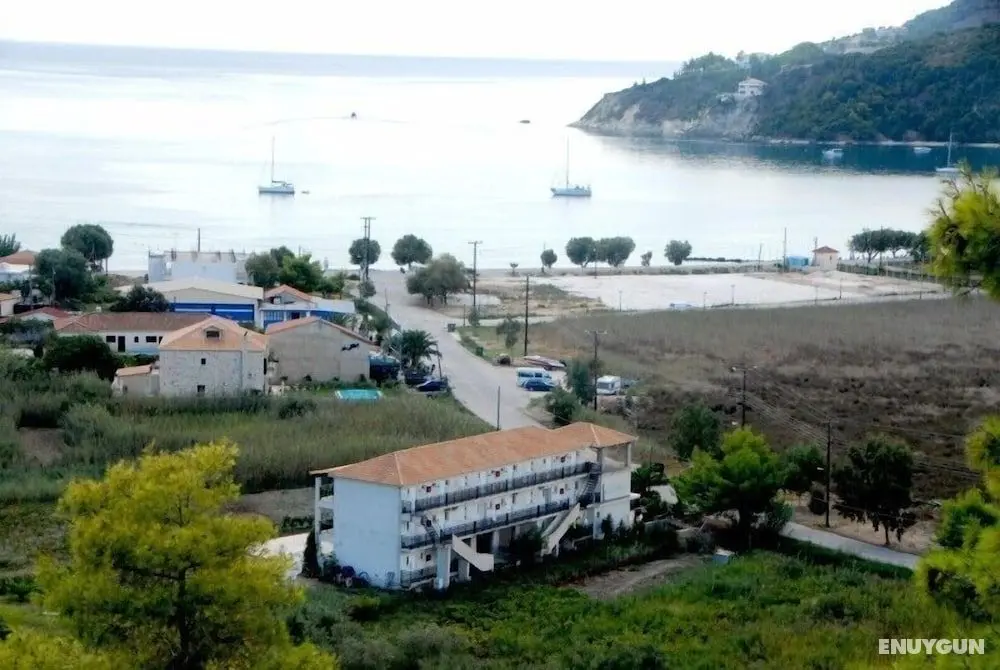 Porto Tsi Ostrias - Öne Çıkan Resim