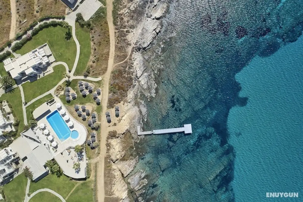 Poseidon of Paros - Öne Çıkan Resim