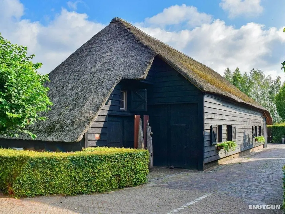 Posh Holiday Home in Alphen with Hot Tub - Öne Çıkan Resim