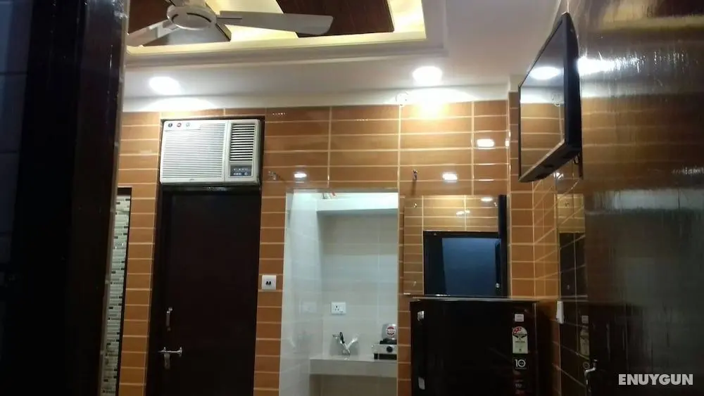 Posh, Nice Foreigner Area Lajpat Ngar Luxury Room - Öne Çıkan Resim