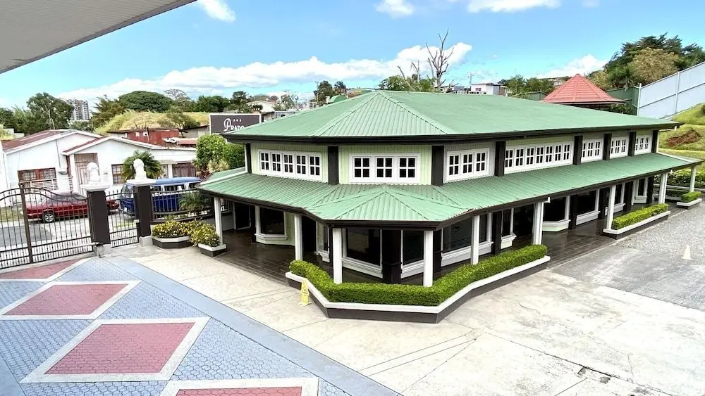 Prado Inn & Suites - Dış Mekan