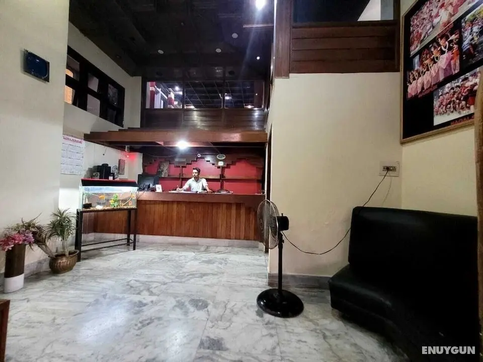 Hotel Pradyut - Lobi