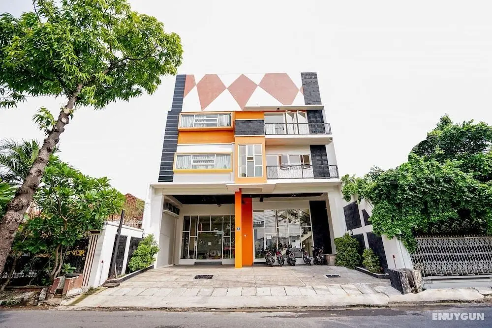Pratisarawirya Guesthouse by ecommerceloka - Öne Çıkan Resim
