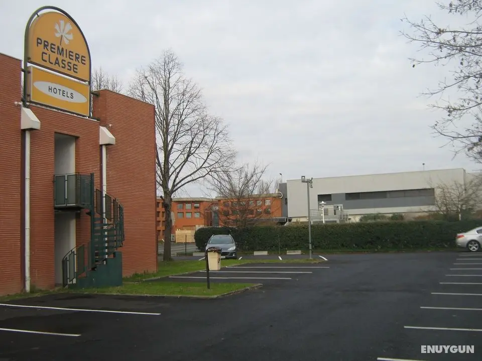 PREMIERE CLASSE TOULOUSE SUD LABEGE INNOPOLE - Dış Mekan