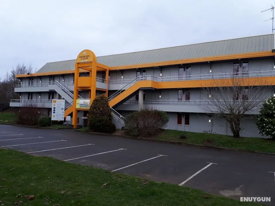 Hotel Première Classe Vannes - Otopark