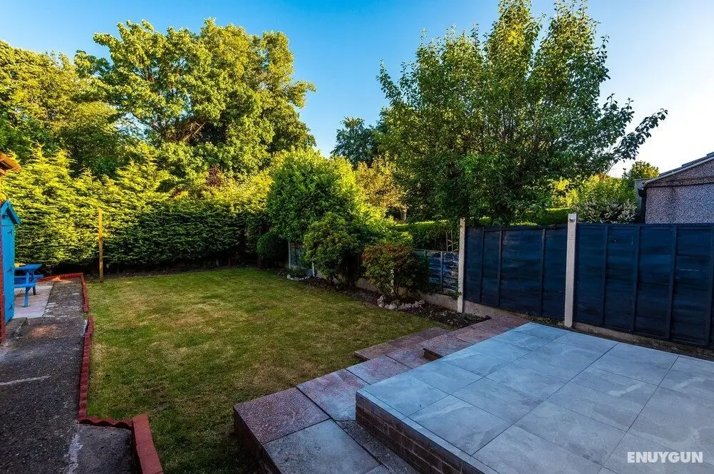 Premium 3 bed Detached House - off Road Parking - Bromborough - Dış Mekanlar