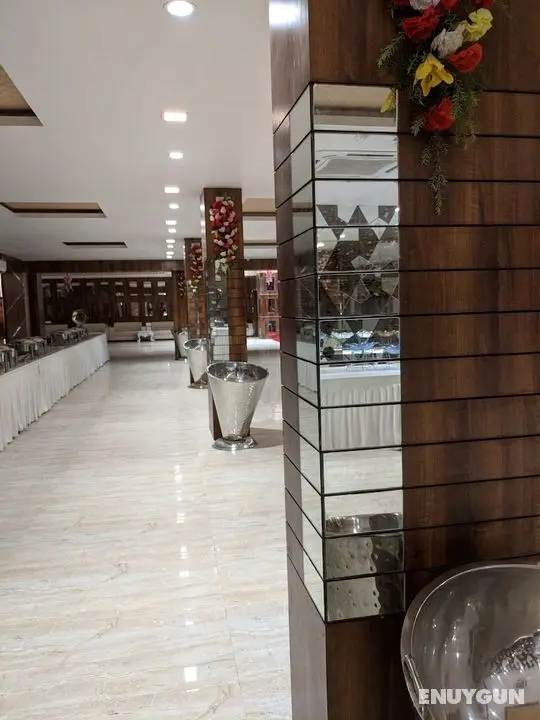 THE PRESTIGE HOTEL & CONVENTION - Lobi