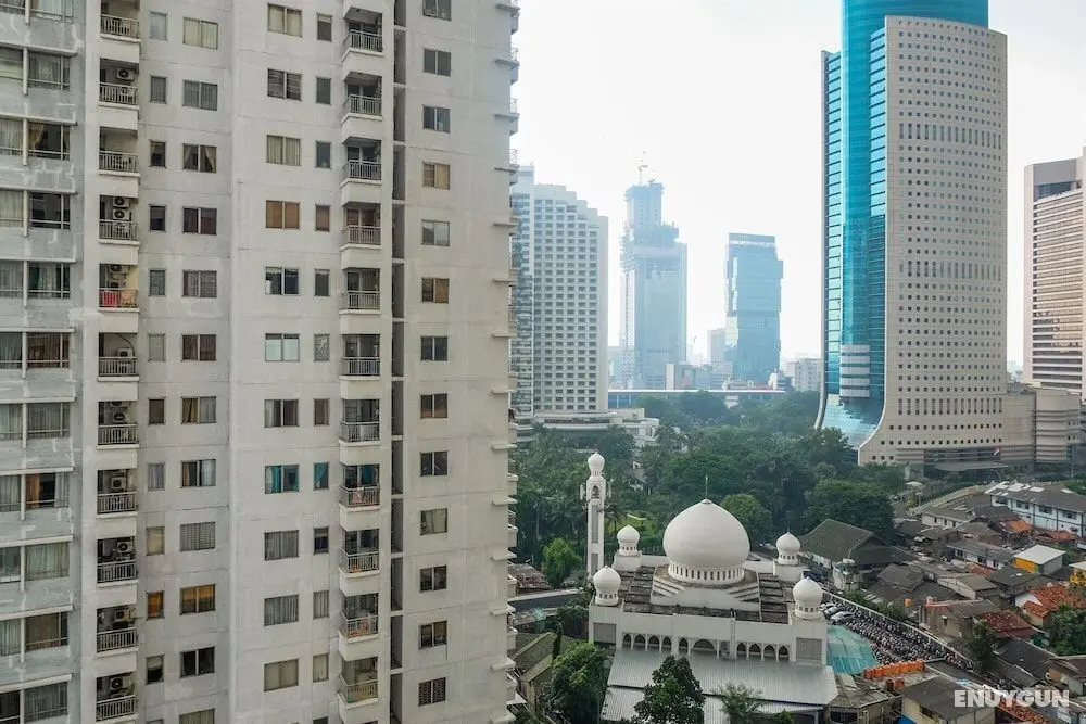 Prime Location Sudirman Park Studio Apartment - Dış Mekan