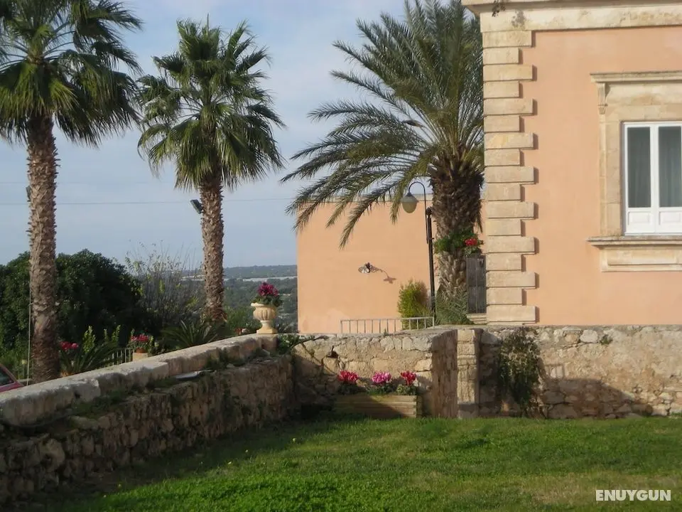 Villa Principe di Belmonte - Dış Mekanlar