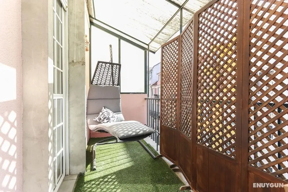 Principe Real Balcony by Homing - Öne Çıkan Resim