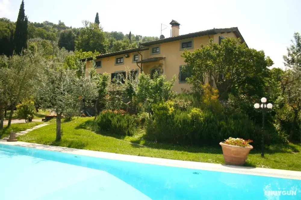 Private Villa with AC, private pool, WIFI, TV, terrace, pets allowed, parking, close to Arezzo - Dış Mekan