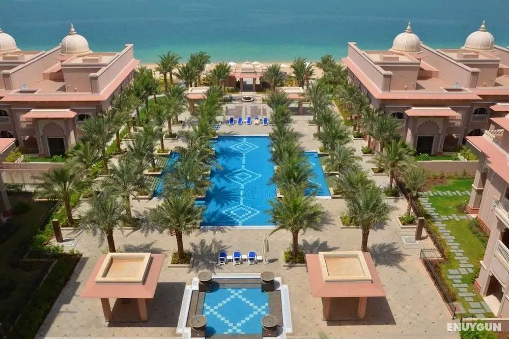 Private Beach Residence with beautiful pool - Dış Mekan