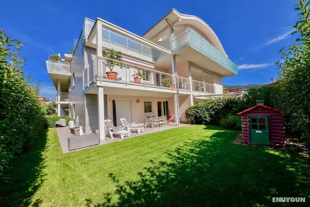 Private Garden in Paradise - Öne Çıkan Resim