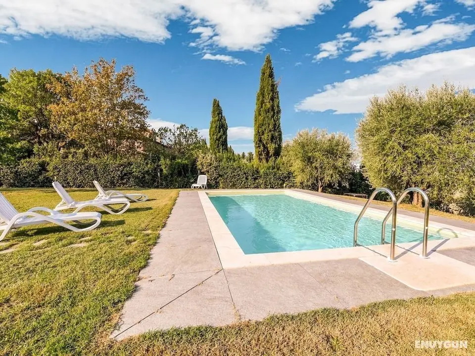 Private Garden and Pool, Near Siena and Crete Senesi - Öne Çıkan Resim