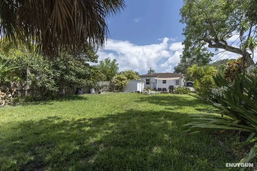 Private House 2 BDR BBQ Garden Parking - Dış Mekan