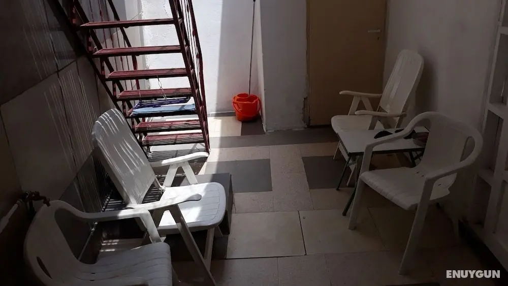 Private House near Port of Piraeus - Öne Çıkan Resim