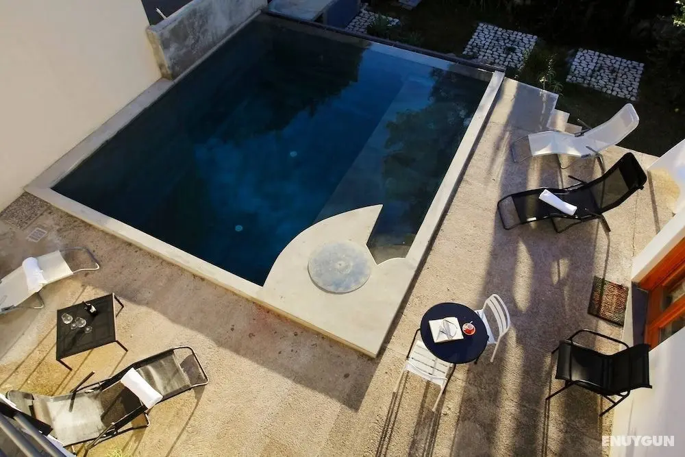 Private Room With Bathroom And Pool - Öne Çıkan Resim
