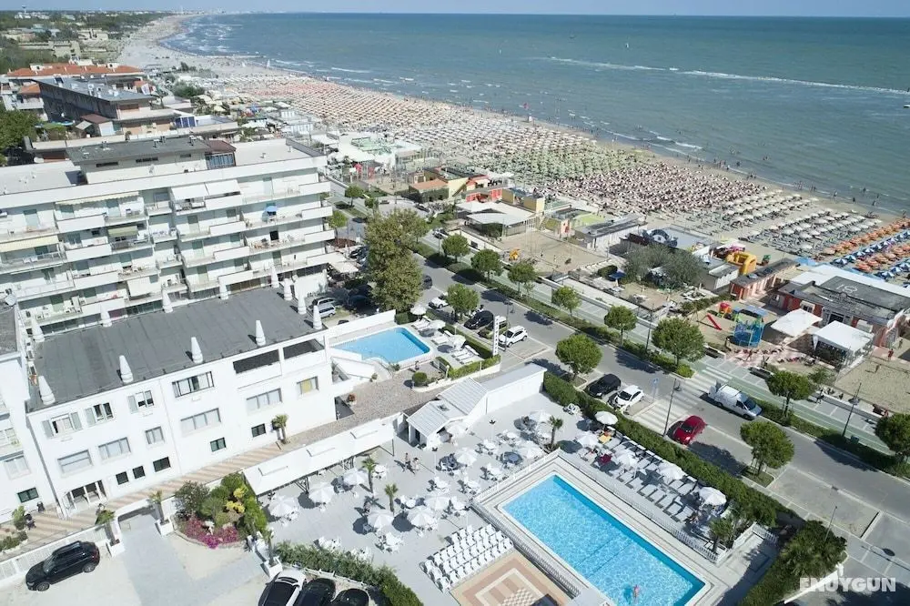 Hotel Promenade Universale - Öne Çıkan Resim