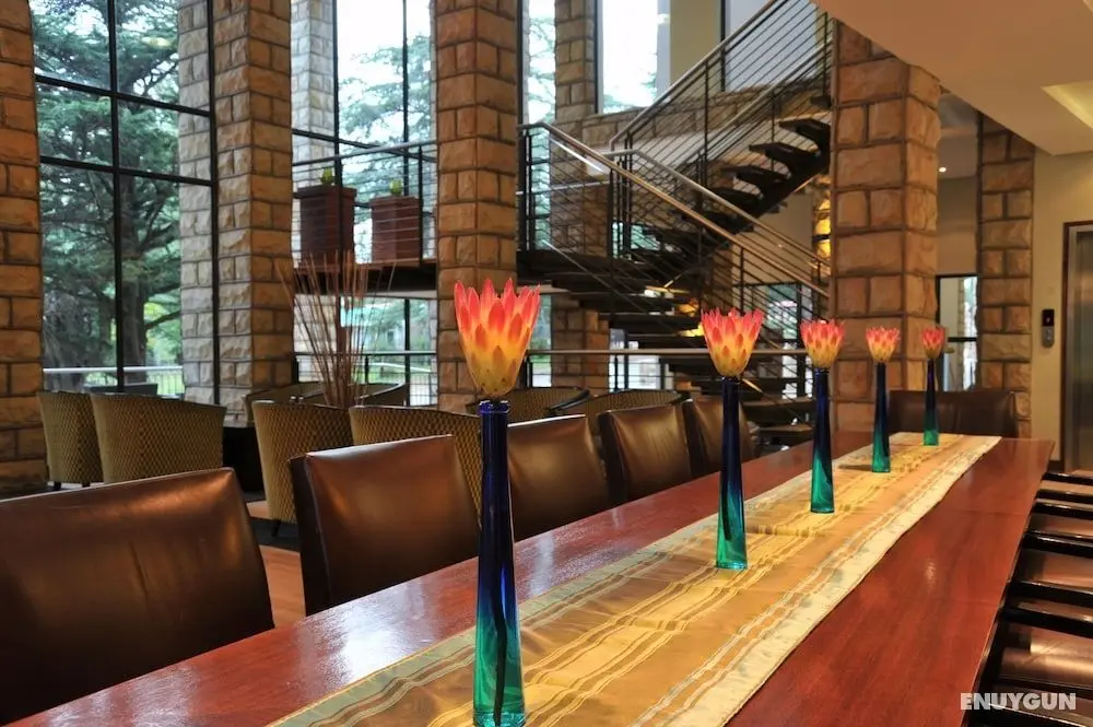 Protea Hotel by Marriott Clarens - Lobi