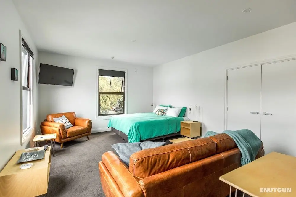Provincial Apartment 1 - Öne Çıkan Resim