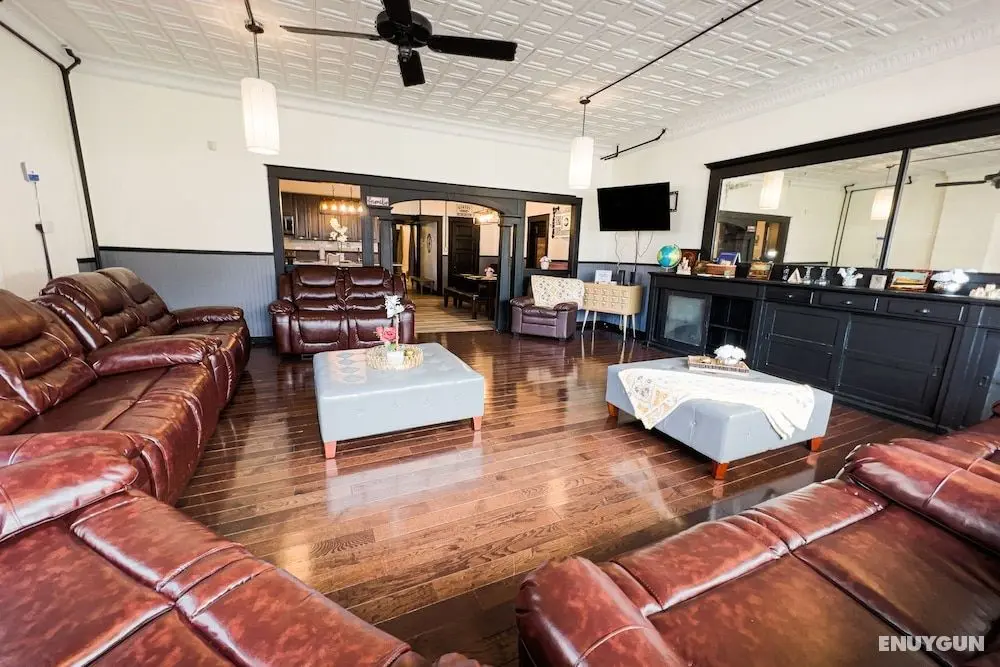The Pub with Private Yard & Parking, Near the Falls & Casino by Niagara Hospitality - Öne Çıkan Resim