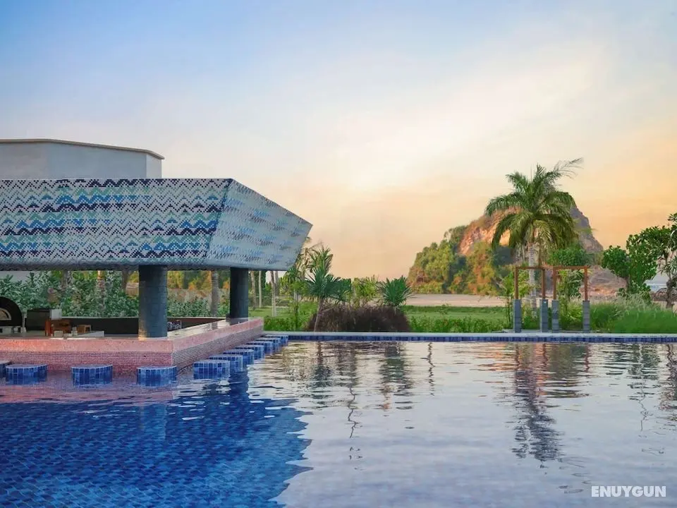 Pullman Lombok Merujani Mandalika Beach Resort - Bar