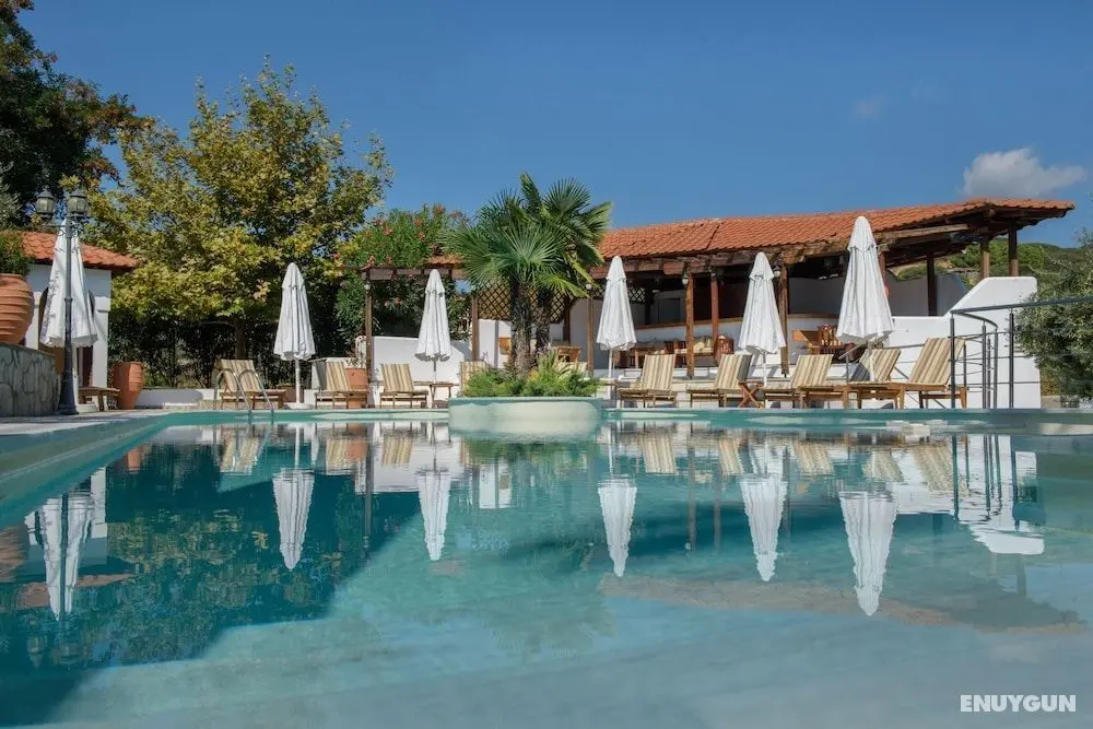 Hotel Pyrgos Boutique & Suites - Havuz