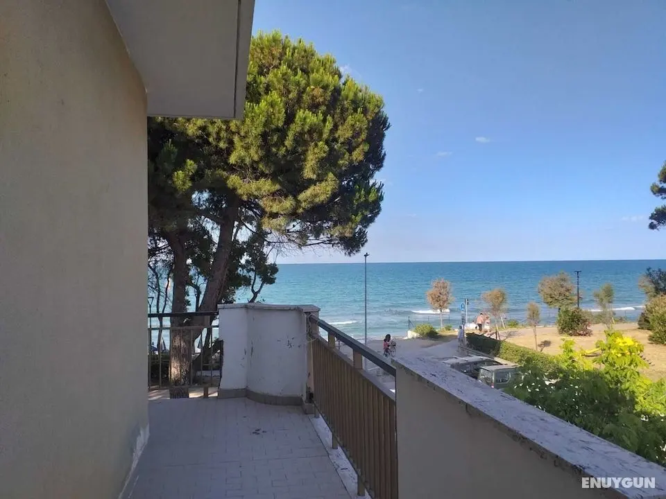 Quadruple Room a Stones Throw From the sea - Ideal for a Relaxing Holiday - Öne Çıkan Resim