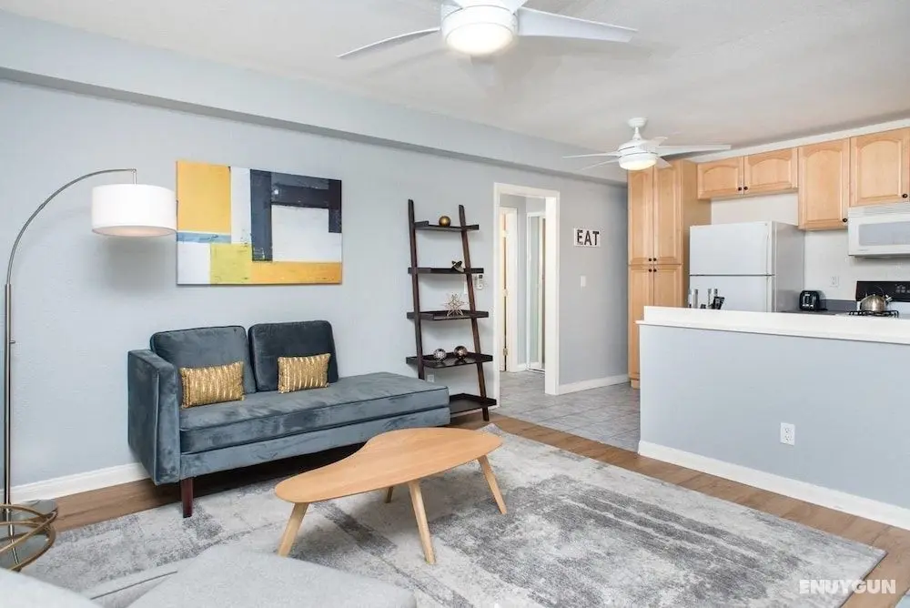 Quaint 1 BR Steps to PB by Domio - Öne Çıkan Resim
