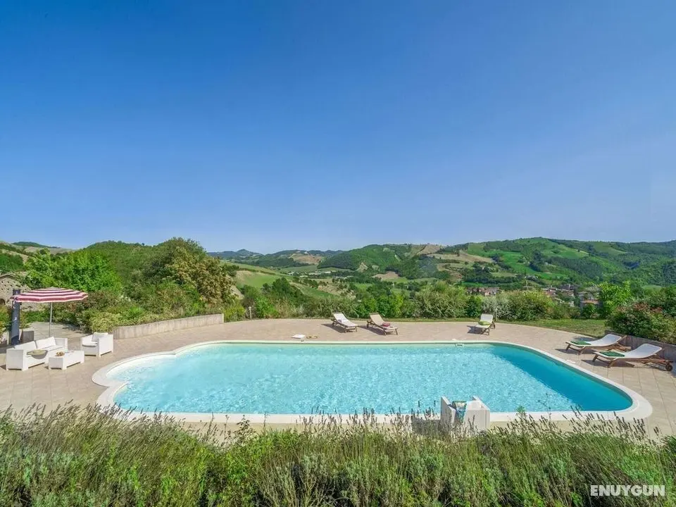 Quaint Holiday Home in Belforte All'isauro With Pool - Öne Çıkan Resim