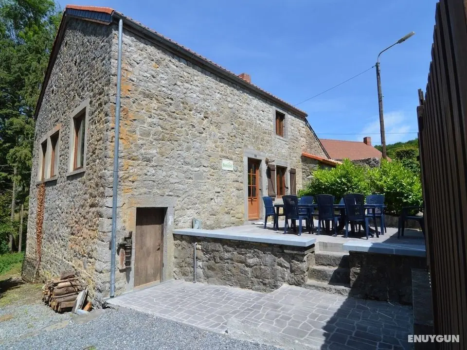 Quaint Holiday Home in Falaën at the Foot of the Ruins of Montaigle - Öne Çıkan Resim