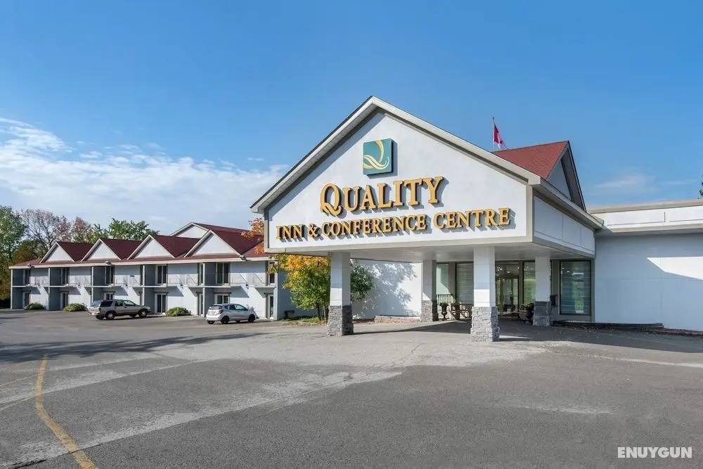 Quality Inn & Conference Centre - Dış Mekanlar