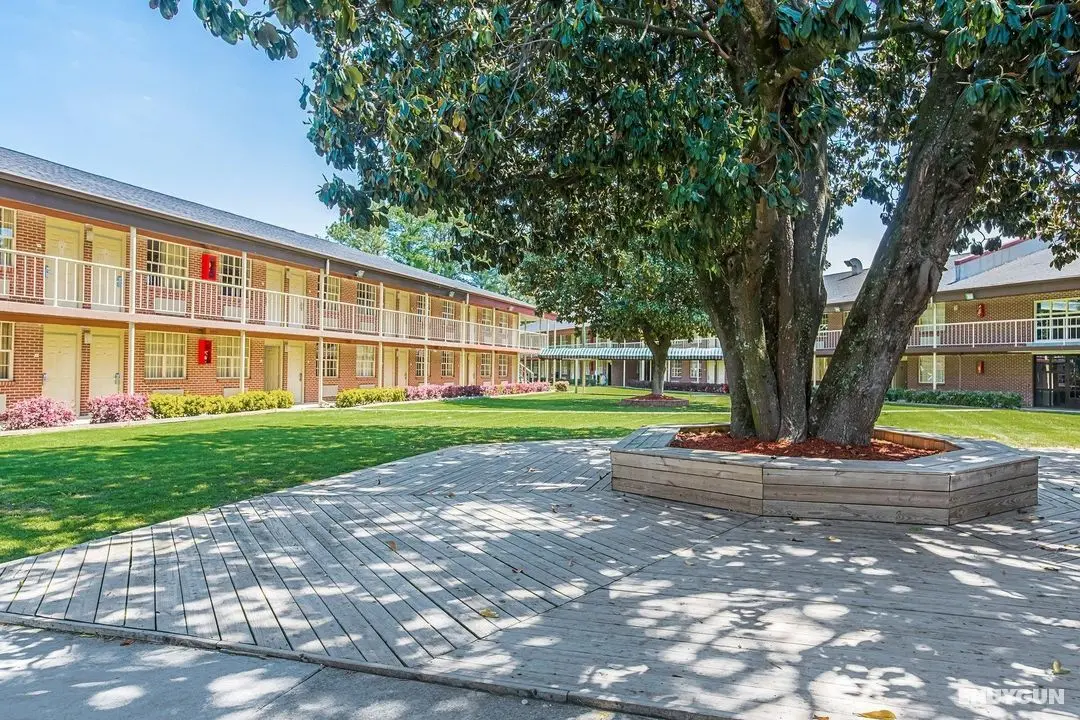 Quality Inn Northeast - Genel