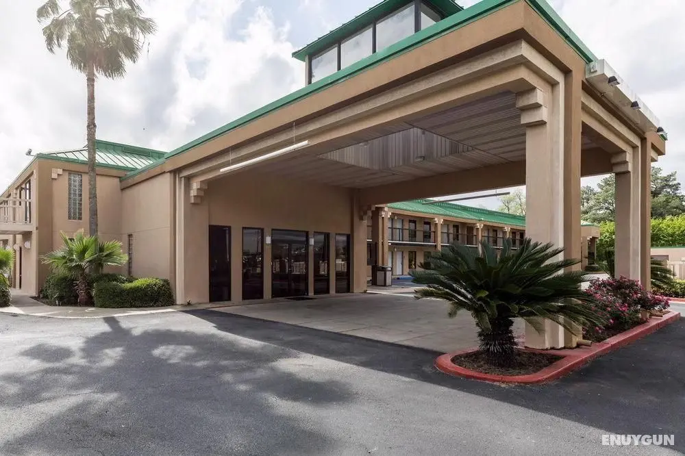 Quality Inn Riverfront Center - Genel