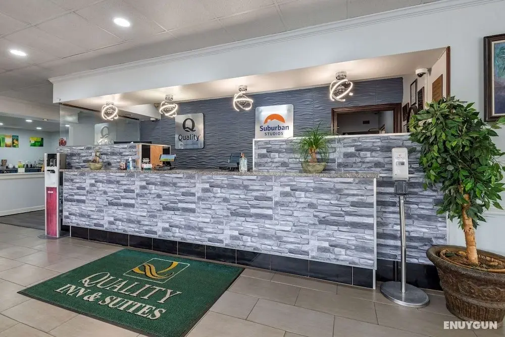 Quality Inn - Lobi