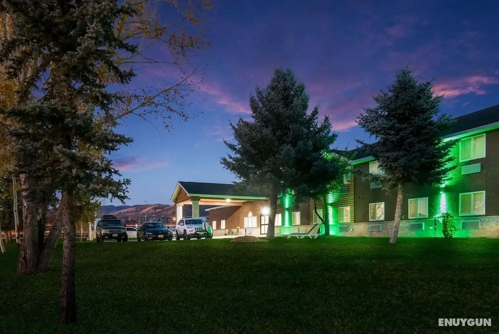 Quality Inn & Suites - Dış Mekan