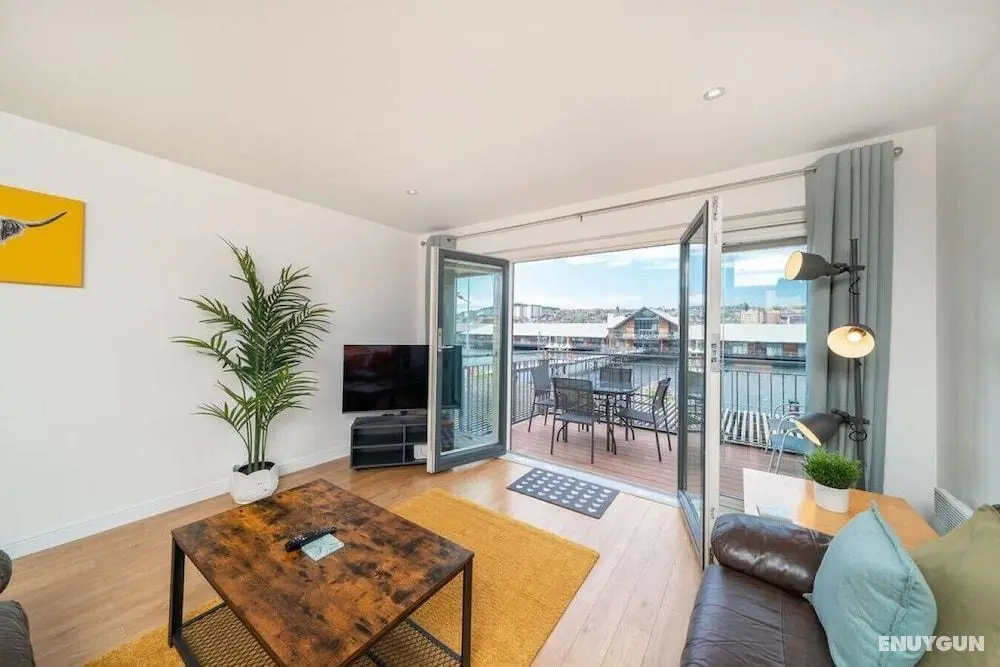 Quayside Apartment With a Unicorn View - Oda