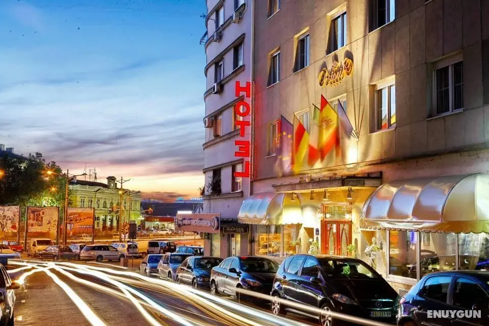 Queen's Astoria Design Hotel - Genel