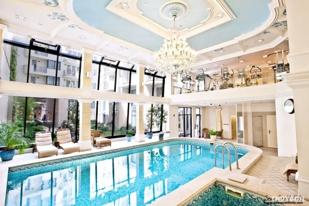 Queen's Court Hotel & Residence - Öne Çıkan Resim