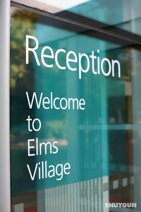 Queens University Belfast - Elms Village - Öne Çıkan Resim