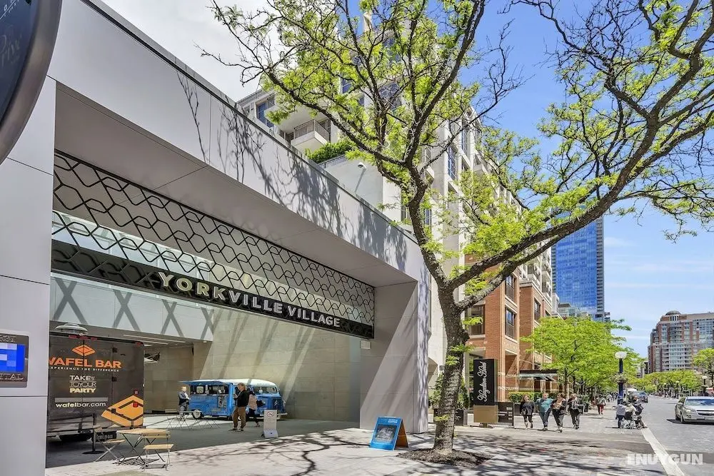 QuickStay - Premium 2bdrm in Yorkville (Yonge & Bloor) - Dış Mekan