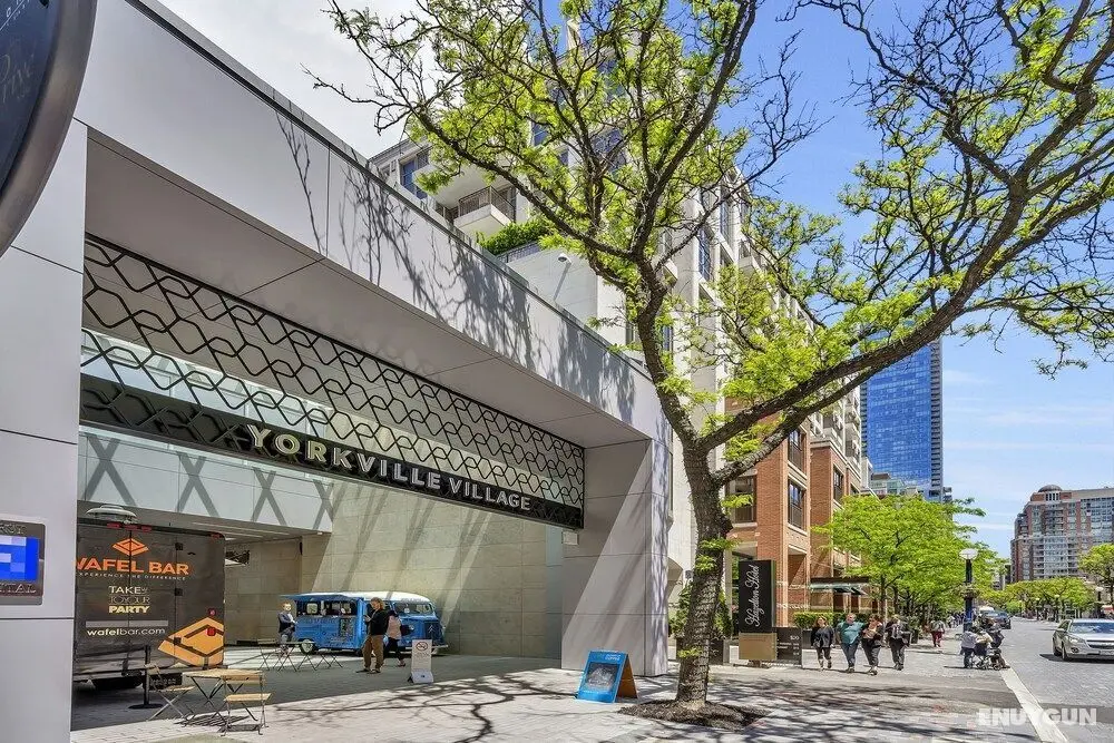 QuickStay Yorkville Condo - Yonge & Bloor - Dış Mekan