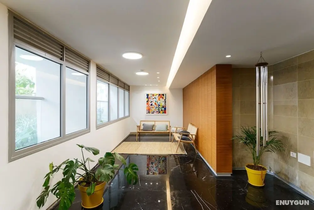 Quiet Hideaway & Terrace near Beach by FeelHome - Lobi