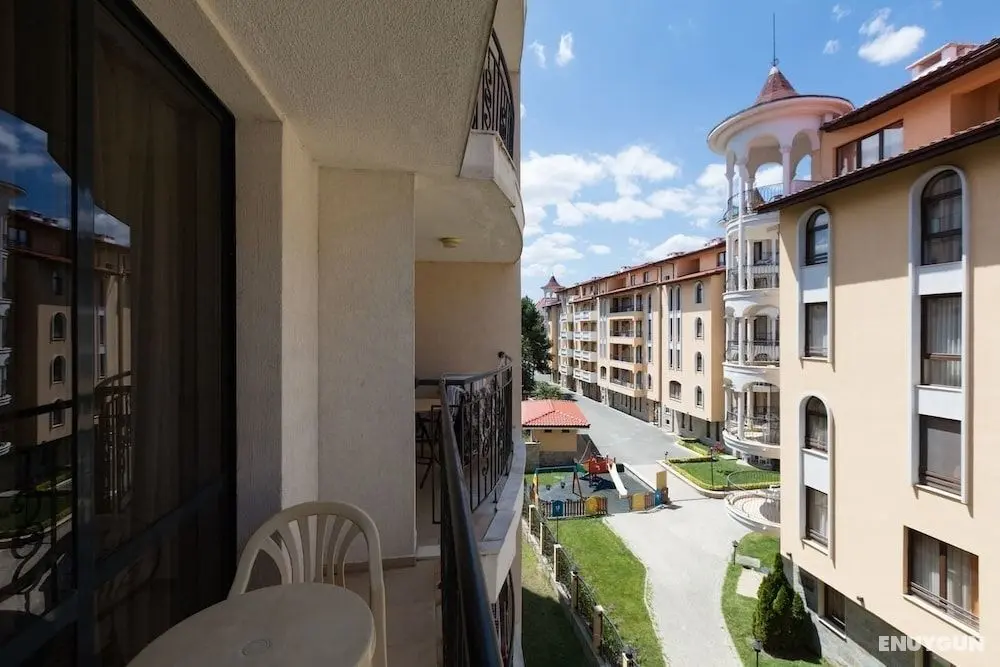 Quiet Studio with Kitchen & Balcony - Konum Öne Çıkanlar