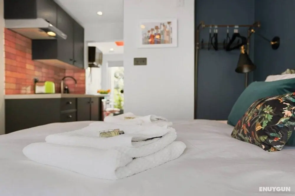Quirky, Boutique Style Studio Space + Parking - Öne Çıkan Resim