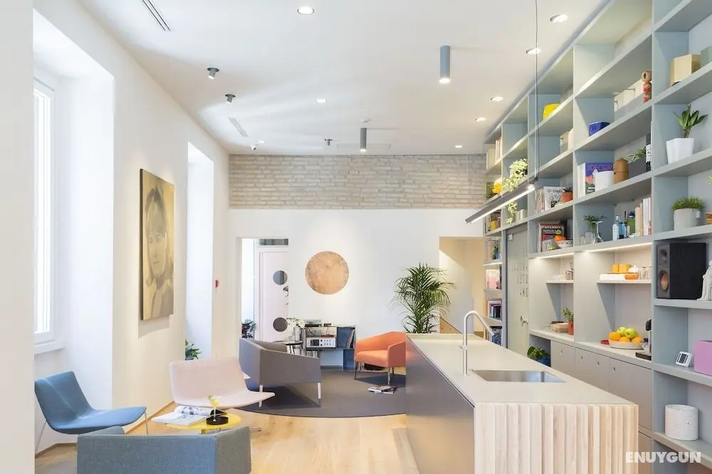 The Radical Hotel - Öne Çıkan Resim