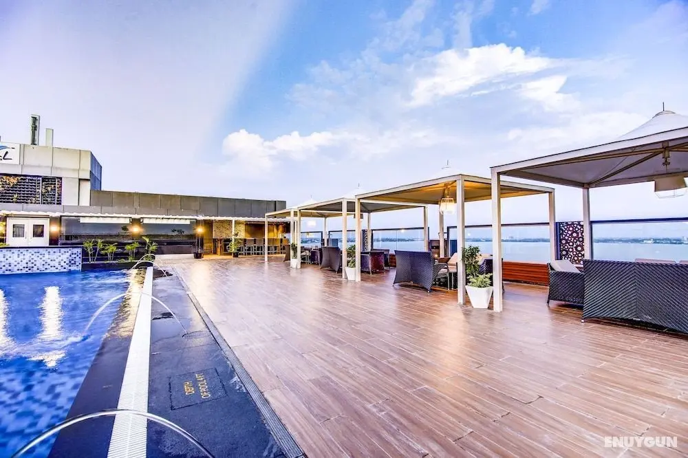 Radisson Blu Gorakhpur - Havuz