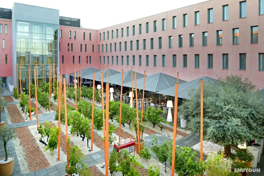 Radisson Blu Hotel Toulouse Airport - Manzara / Peyzaj