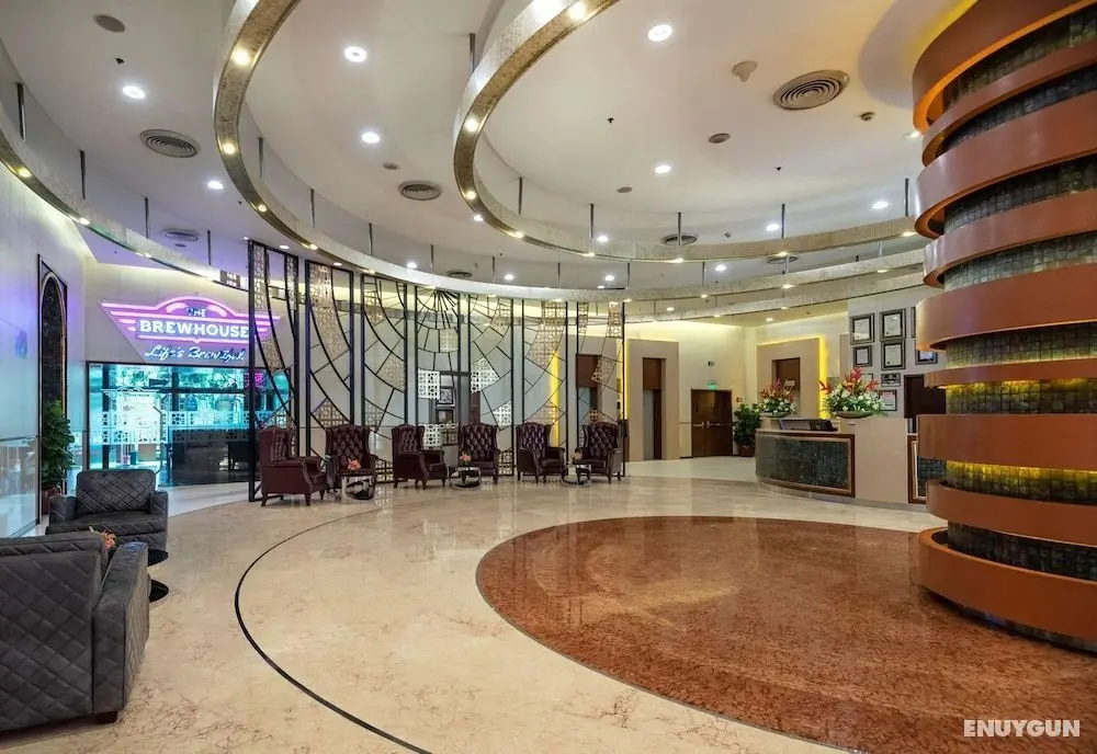 Radisson Gurugram Sohna Road City Center - Lobi